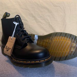 REPOST - Dr Martens: 101 Yellow Stitch Smooth Leather Ankle Boots